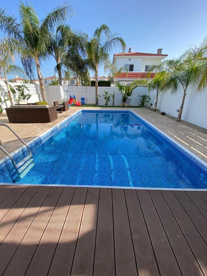 Villa Angel - Exotic Villa 200M From Beach Paralímni Kültér fotó