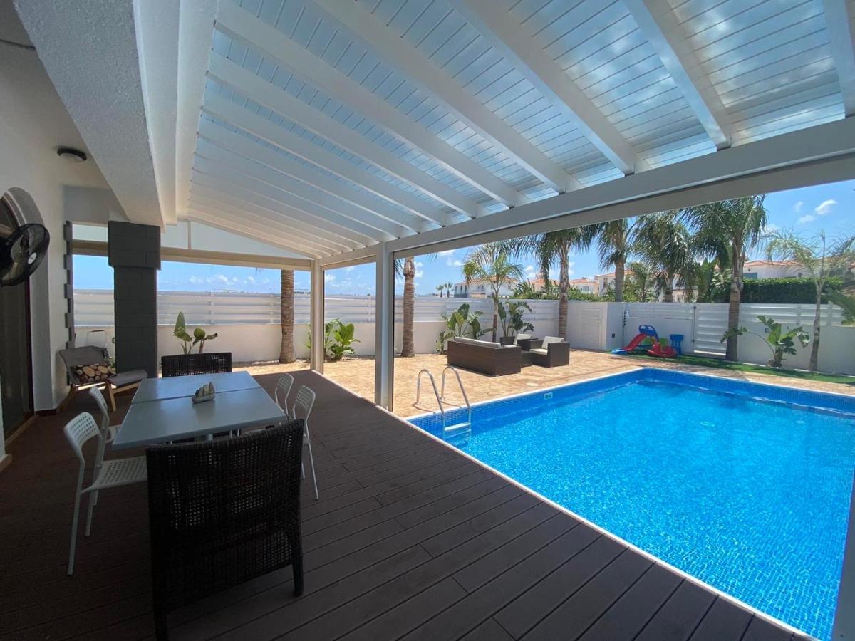 Villa Angel - Exotic Villa 200M From Beach Paralímni Kültér fotó