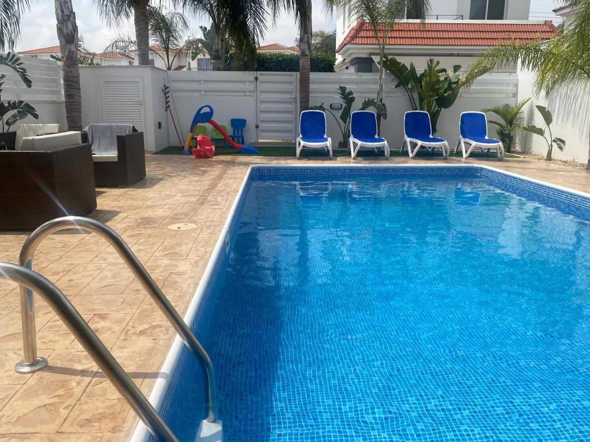 Villa Angel - Exotic Villa 200M From Beach Paralímni Kültér fotó