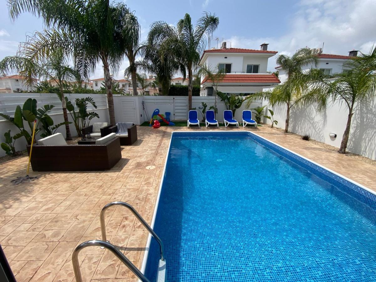 Villa Angel - Exotic Villa 200M From Beach Paralímni Kültér fotó